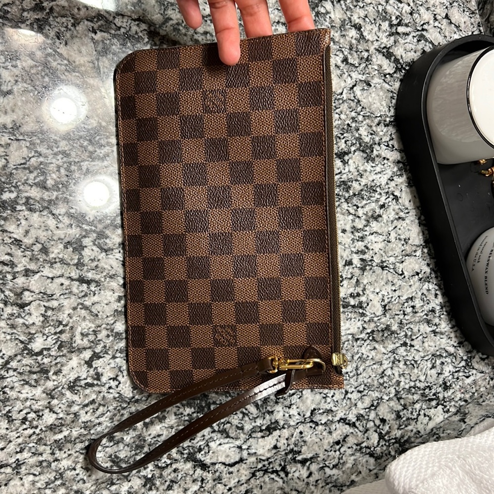 Louis Vuitton neverfull wallet clutch